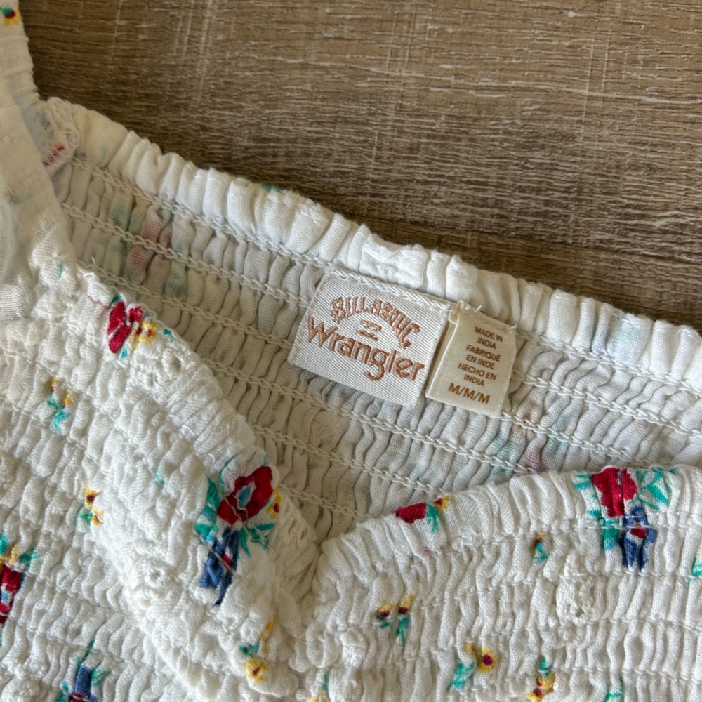 Billabong x Wrangler White Floral Balloon Sleeve Crop Top Size M $80 Smocked NEW - Picture 9 of 12